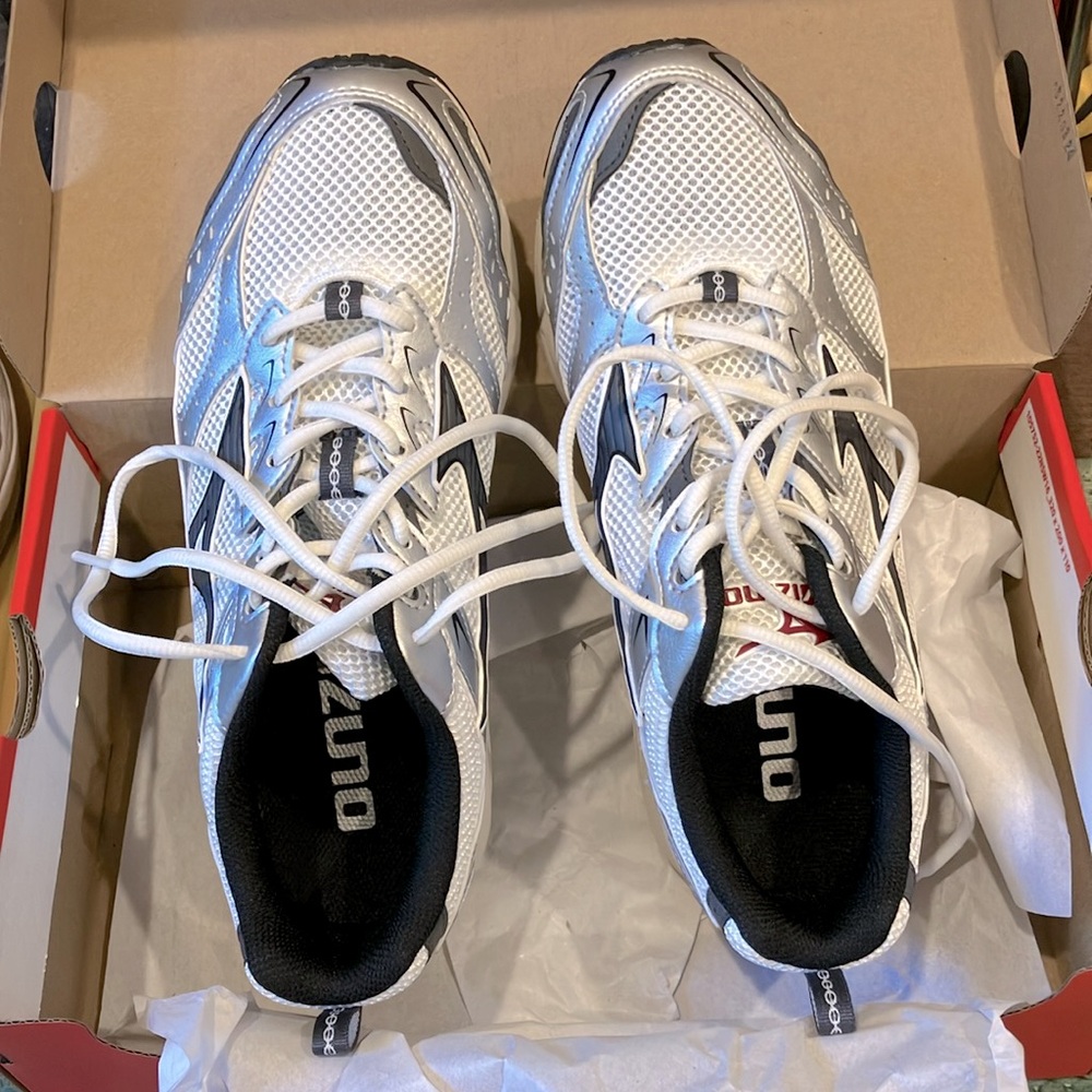 Mizuno MXR SPORTSTYLE SNEAKER Women’s Size US 9